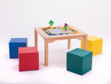 A3334280  Spieltisch f. LEGO or DUPLO m.4 Sitzwürfeln+Steine 01 Tangara Groothandel voor de Kinderopvang Kinderdagverblijfinrichting